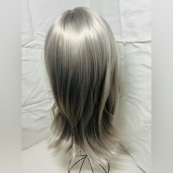Grey Synthetic Wig - Picture 3 of 6